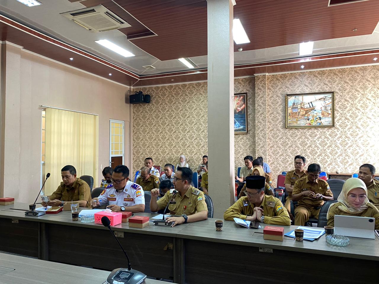 Rapat evaluasi terkait adanya kebocoran retribusi, Senin 25 Mei 2026.