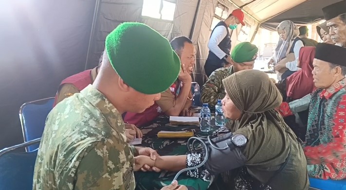 Pangdam III/Siliwangi menggelar bakti sosial (Foto: Bantentv.com/ Nano)