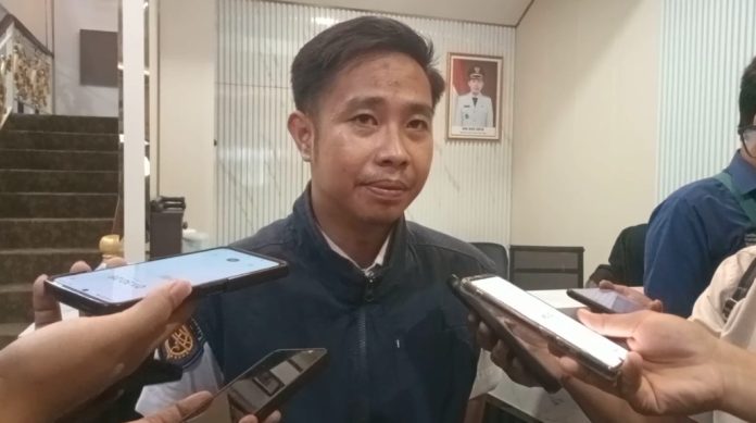 Kepala UPT Parkir Dinas Perhubungan Kota Serang, Tahta Putra Bintang (Foto: Bantentv.com/ Jaya)