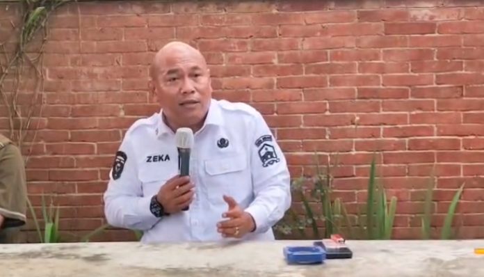 Kepala Disparpora Kota Serang Zeka Bachdi saat berdiskusi dengan Pokja Wartawan Kota Serang (PWKS) di Cafe Ergana, Lingkungan Cowe, Kelurahan Sepang, Kecamatan Taktakan, Kota Serang, Rabu, 14 Mei 2026.