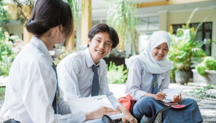 Ilustrasi siswa sedang berdiskusi  (Foto: Odua Images)