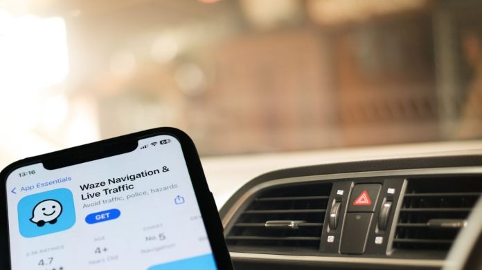 Aplikasi navigasi Waze mulai menghadirkan tampilan lampu lalu lintas langsung di peta untuk membantu pengguna saat berkendara