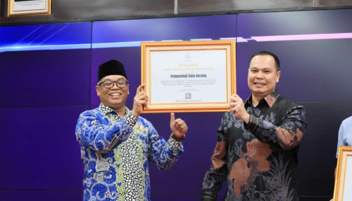 Budi Rustandi Terima Penghargaan Instansi Pro Karier ASN Terbaik I se-Jabar Banten