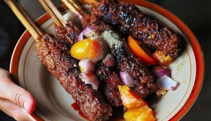 Sate Buntel (Foto: Pinterest)