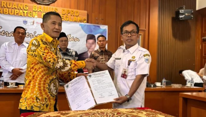 Suasana sertijab di sekretariat DPRD Pandeglang