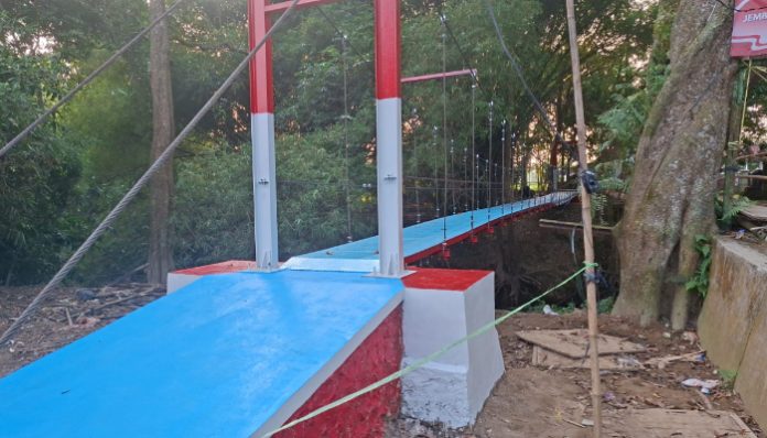 Jembatan Merah Putih Presisi di Kampung Sadea, Desa Pasirbuyut, Kecamatan Jawilan, Kabupaten Serang, telah rampung dan siap digunakan