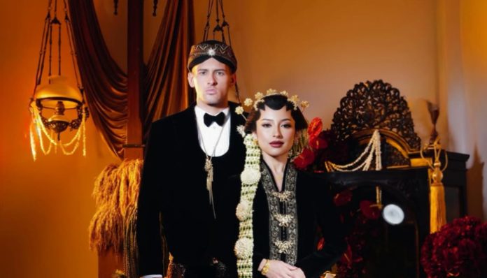 Justin Hubner dan Jennifer Coppen Resmi Menikah