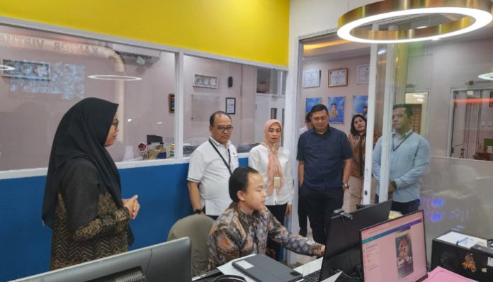 Kepala Kantor Pertanahan Kota Tangerang, Tardi menerima kunjungan Kepala Biro Umum dan Layanan Pengadaan Kementerian ATR/BPN, Kamis 11 Juni 2026. (Foto/Humas BPN Kota Tangerang)