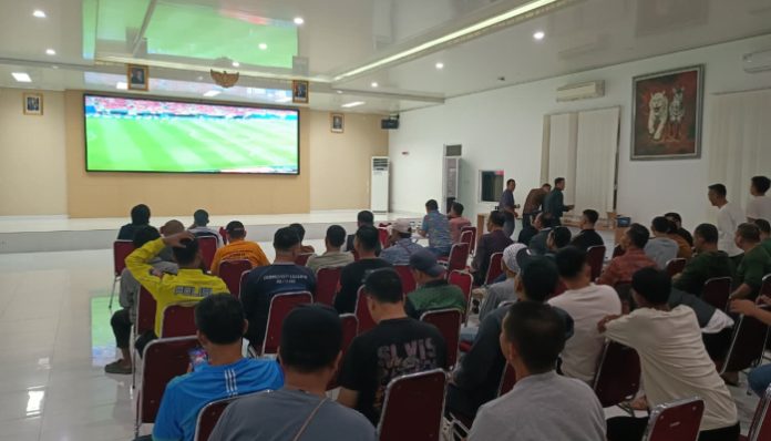 Polda Banten Gelar Nobar Bersama Warga