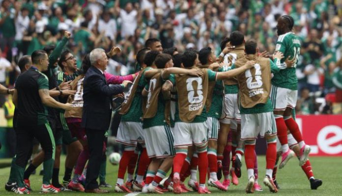 Timnas Meksiko merayakan gol ke gawang Afrika Selatan pada laga pembuka Piala Dunia 2026 di Stadion Azteca
