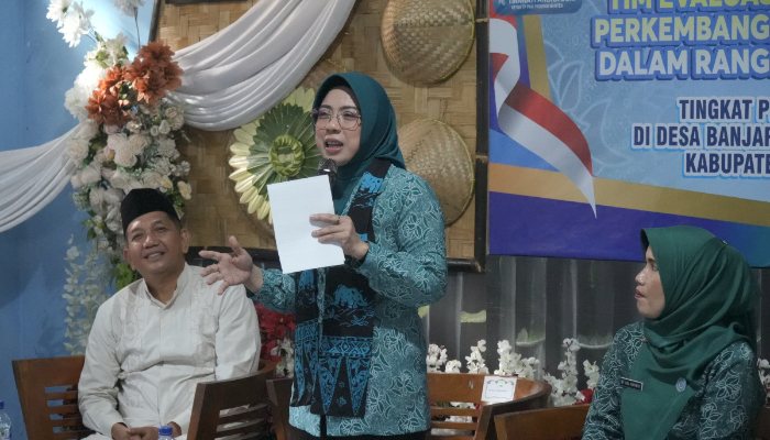 Tinawati Andra Soni Cek Langsung Pelaksanaan Program PKK di Pandeglang