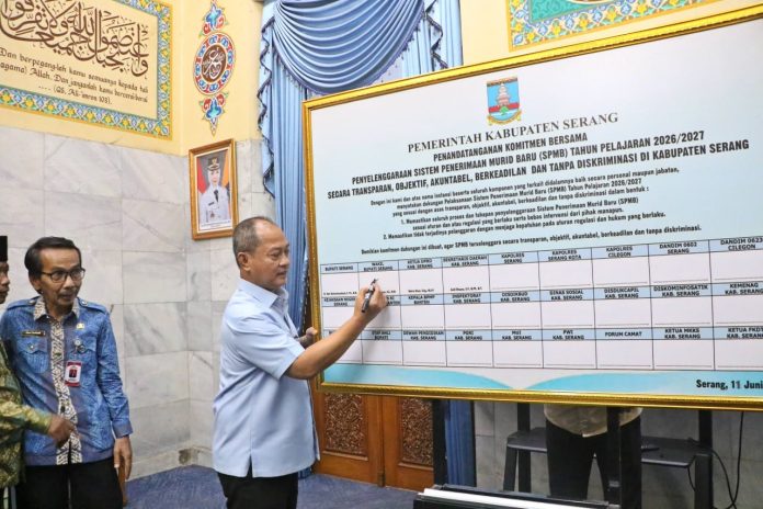 Penandatanganan Komitmen Bersama SPMB Tahun Ajaran 2026/2027 dan budaya sekolah aman dan nyaman di Pendopo Bupati Serang, Kamis, 11 Juni 2026.