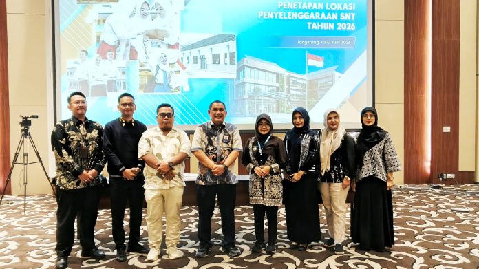Bupati Pandeglang Dewi Setiani saat melakukan kunjungan kerja terkait rencana pembangunan sekolah terintegrasi