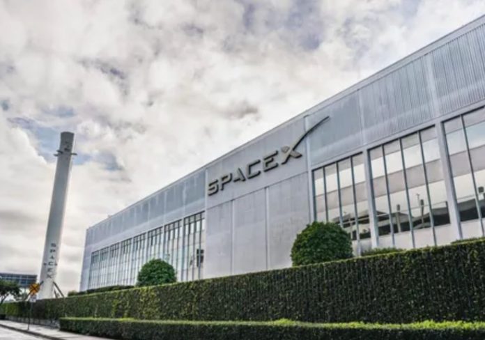 Kantor SpaceX (Foto: Forbes)