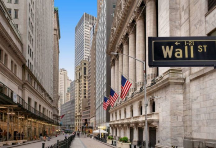 Wall Street Menguat, investor tunggu kesepakatan perdamaian AS-Iran (Foto: iStock)