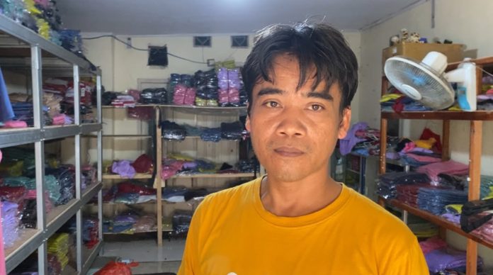 Konveksi rumahan milik Jumroni di sukalaksana tembus pasar nasional