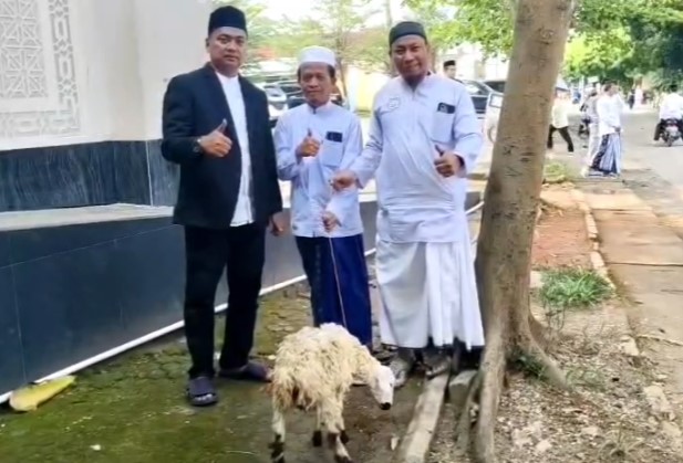 Warga Persada Banten lomba pawai obor Tahun Baru Islam berhadiah kambing