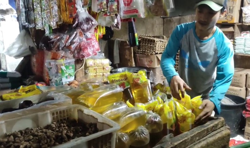 Kios penjual sembako di Pasar Badak Pandeglang