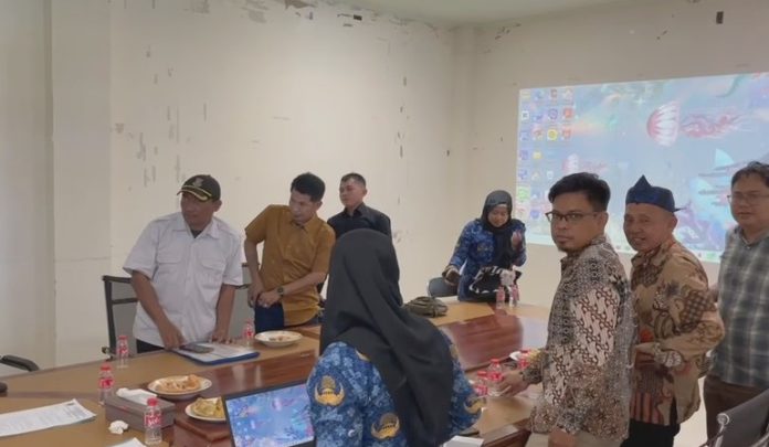 Sejumlah anggota Kopsyah Robani mengadukan persoalan dana simpanan ke Pemprov Banten
