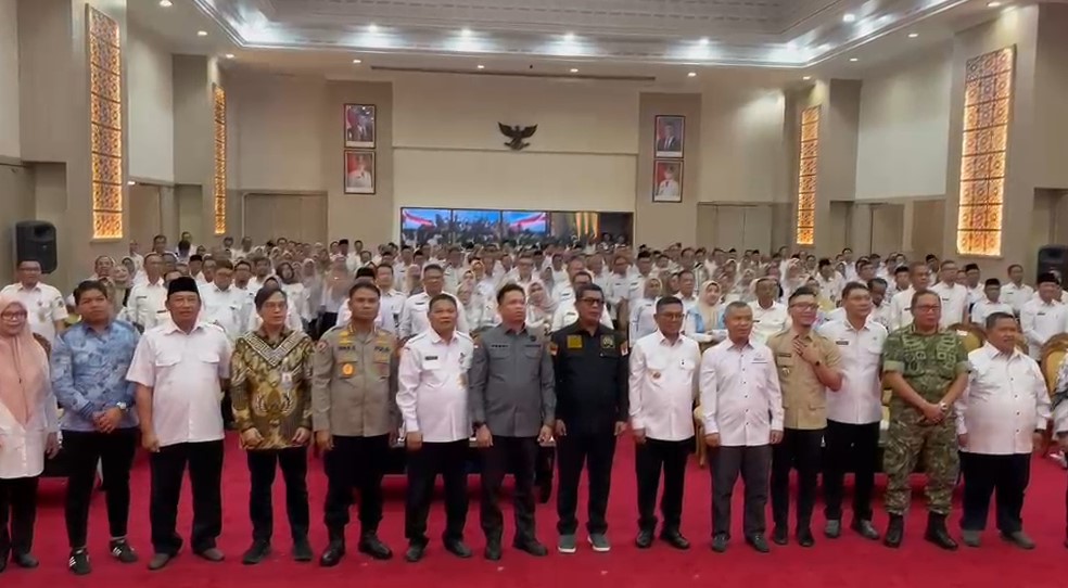 Penandatanganan komitmen bersama Sistem Penerimaan Murid Baru (SPMB)