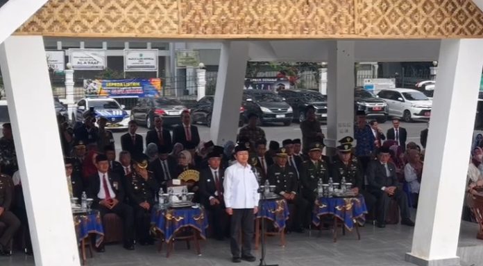 Wamendikdasmen saat memimpin Upacara Peringatan Hari Lahir Pancasila Tahun 2026 di Kabupaten Lebak